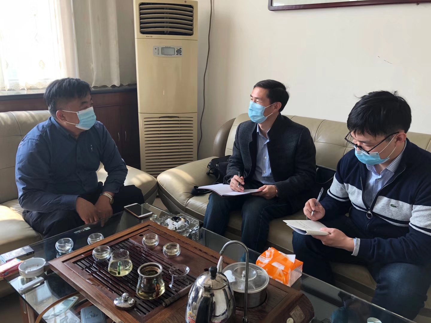 濟南市貿(mào)促會張會長一行到達(dá)濟南華飛數(shù)控機械有限公司進行調(diào)研 濟南市貿(mào)促會張會長一行到達(dá)濟南華飛數(shù)控機械有限公司進行調(diào)研